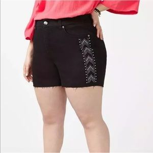 Melissa McCarthy Seven7 Black Jean shorts